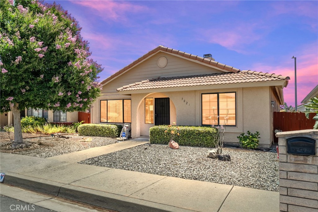 3021 La Paz Avenue