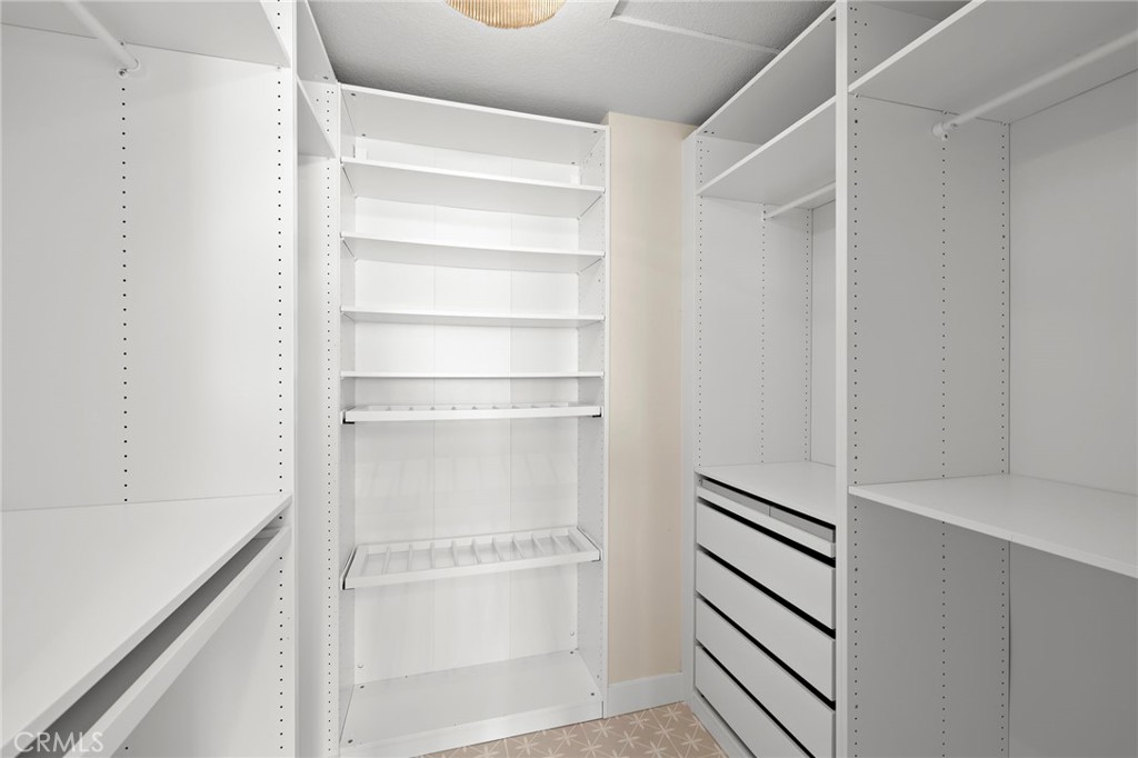 MLS #OC25229351 image #26