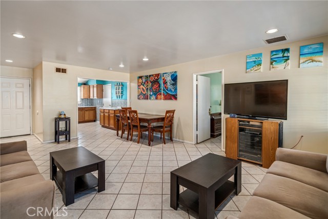 Detail Gallery Image 6 of 28 For 38749 22nd St, Palmdale,  CA 93550 - 4 Beds | 2 Baths