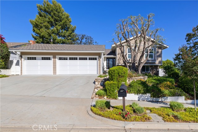 Detail Gallery Image 2 of 51 For 949 Falmouth St, Thousand Oaks,  CA 91362 - 4 Beds | 3/1 Baths