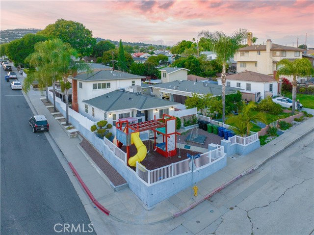 Detail Gallery Image 2 of 26 For 243 S Hanford, San Pedro,  CA 90732 - 3 Beds | 2 Baths