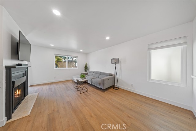 Detail Gallery Image 7 of 21 For 645 Ohio Ave #205,  Long Beach,  CA 90814 - 2 Beds | 2 Baths