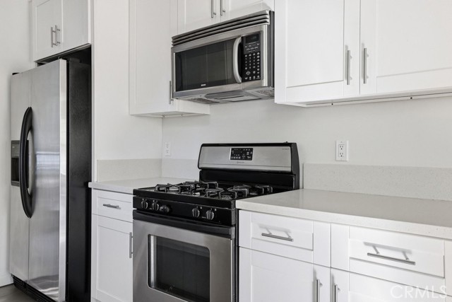 Detail Gallery Image 15 of 54 For 16937 Hartland, Lake Balboa,  CA 91406 - 2 Beds | 2 Baths