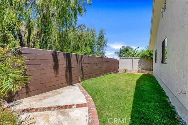 221 Acacia Lane, Newbury Park CA: https://media.crmls.org/medias/ef6fb51c-3a7b-41c1-971d-3b5344d5f6cd.jpg