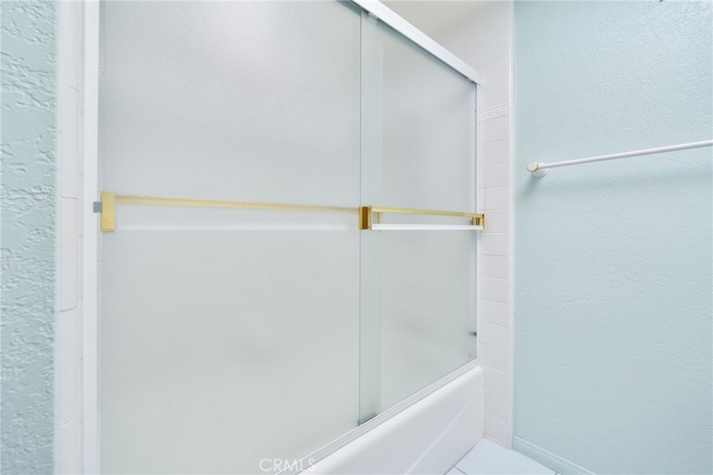 https://media.crmls.org/medias/ef70b22a-c0b4-4c7f-8679-508dfed0a947.jpg?preset=X-Large