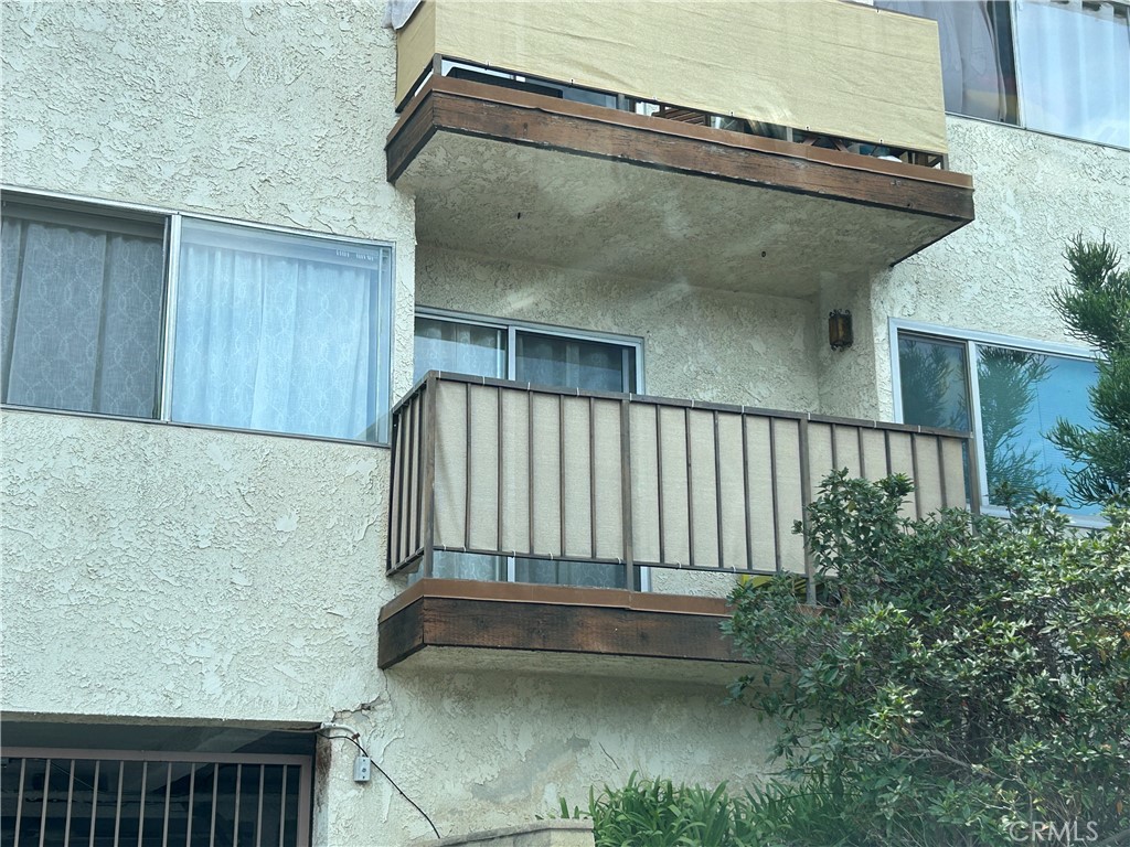 910 W 26th