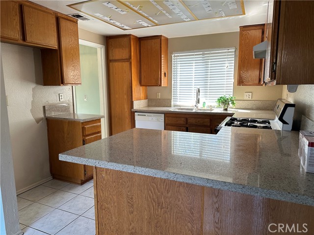 Detail Gallery Image 18 of 31 For 2830 Oak Creek Dr #D,  Ontario,  CA 91761 - 3 Beds | 2/1 Baths