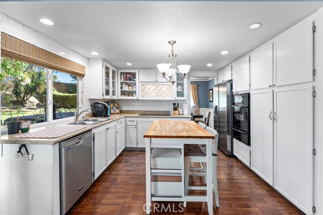 6316 E Woodsboro Avenue, Anaheim Hills CA: https://media.crmls.org/medias/ef720975-9424-4152-bc71-f5f01f5c682a.jpg