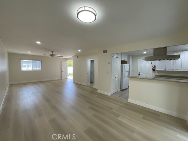 2641 Santa Ana Avenue, Costa Mesa CA: https://media.crmls.org/medias/ef725dde-d1ab-443a-a8e9-925036fd4acf.jpg