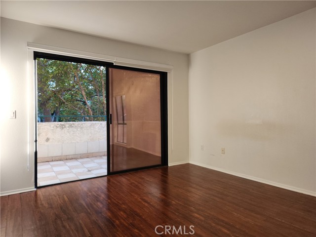 Detail Gallery Image 11 of 19 For 413 Hawthorne #102,  Glendale,  CA 91204 - 2 Beds | 2 Baths