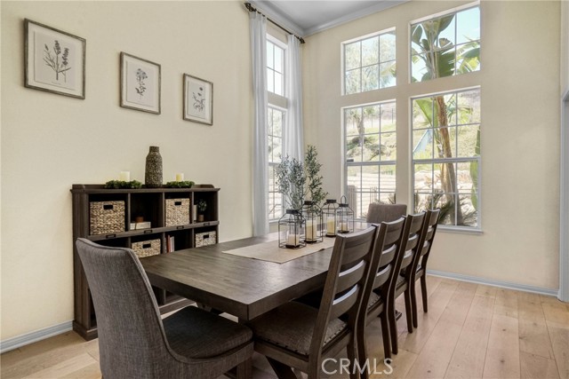 Detail Gallery Image 9 of 30 For 586 Grass Valley St, Simi Valley,  CA 93065 - 4 Beds | 3 Baths
