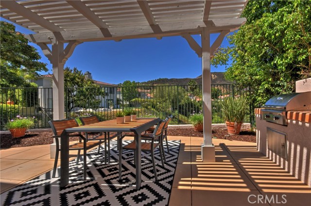 Detail Gallery Image 13 of 42 For 3619 Calle Joaquin, Calabasas,  CA 91302 - 3 Beds | 2/1 Baths