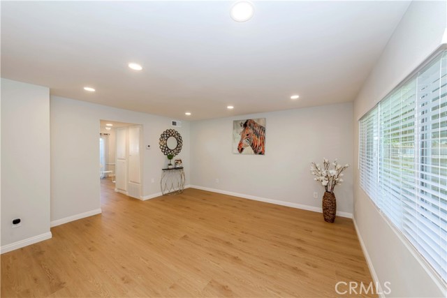 918 Huntington Dr, Duarte CA: https://media.crmls.org/medias/ef734fde-7f95-44d6-9d2b-cc91c4133b54.jpg