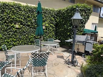 945 S Orange Grove Boulevard, Pasadena CA: https://media.crmls.org/medias/ef73a00b-19ac-446e-98da-508bf8626144.jpg