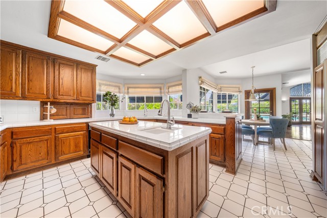 519 Connie Rae Way, Arcadia CA: https://media.crmls.org/medias/ef73a07e-3801-4538-a090-11af2e546b83.jpg