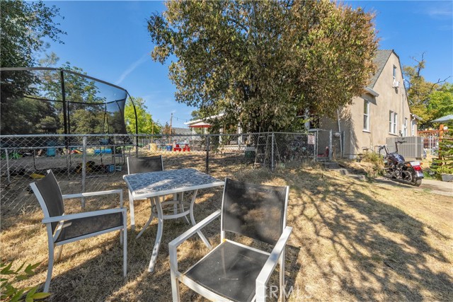 1225 Floral Avenue, Oroville CA: https://media.crmls.org/medias/ef73c91b-eea9-4478-b2b6-9895e960b999.jpg