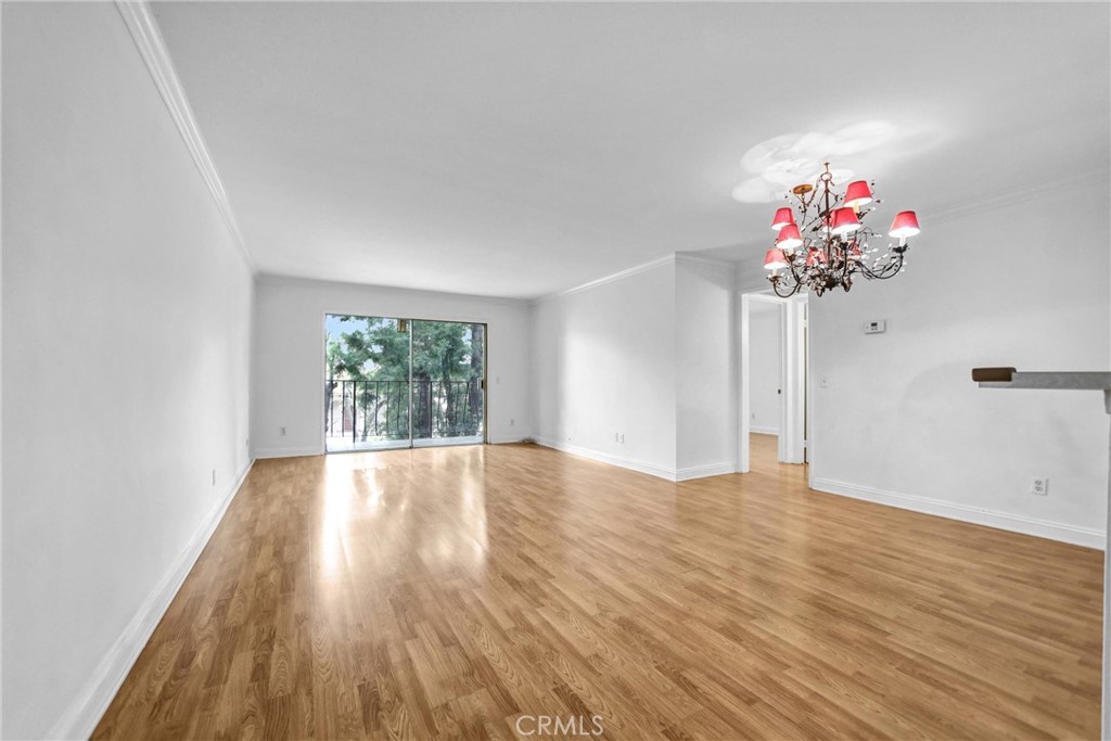 https://media.crmls.org/medias/ef747d8b-cbe9-472d-be6a-2aa774ba8c6d.jpg?preset=X-Large