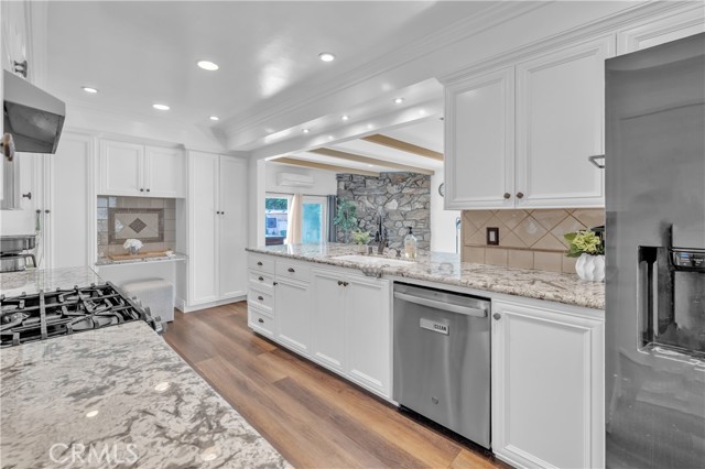 Detail Gallery Image 3 of 23 For 3220 Ostrom, Long Beach,  CA 90808 - 3 Beds | 2 Baths