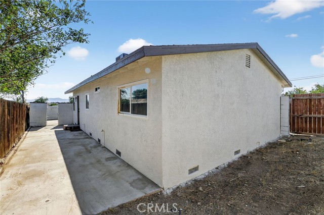 16280 Lorene Drive, Victorville CA: https://media.crmls.org/medias/ef75464a-470f-46e0-bbd2-08004e4c63a4.jpg