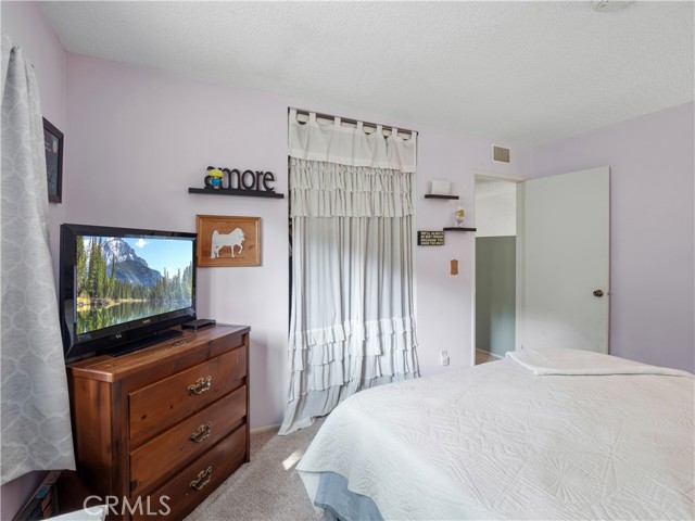 Detail Gallery Image 11 of 16 For 27015 Las Mananitas, Valencia,  CA 91354 - 4 Beds | 3 Baths