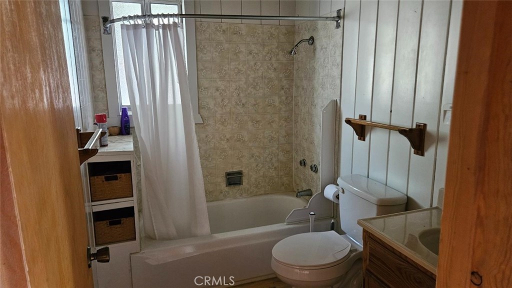 https://media.crmls.org/medias/ef75afdf-0dce-4aca-adbf-f413e7179b08.jpg?preset=X-Large