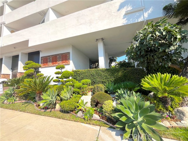100 Cliff Drive, Laguna Beach CA: https://media.crmls.org/medias/ef75e438-9102-49d0-8072-f919a7cefe0d.jpg