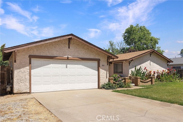 Detail Gallery Image 5 of 51 For 980 Saint Clair Dr, Chico,  CA 95926 - 4 Beds | 2 Baths