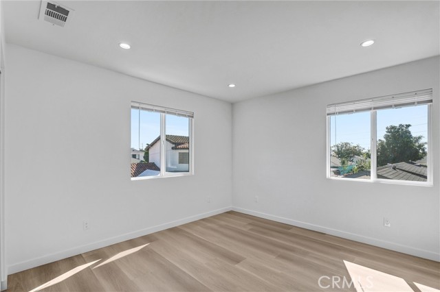 10517 Firmona Avenue, Inglewood CA: https://media.crmls.org/medias/ef764c74-b5e1-48f4-bad1-cd74a7832a3e.jpg
