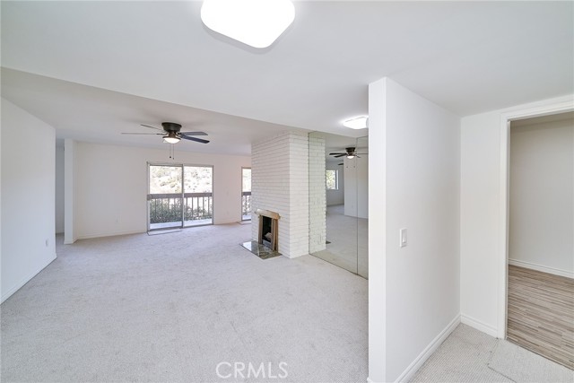 Detail Gallery Image 7 of 45 For 3481 Stancrest Dr #302,  Glendale,  CA 91208 - 3 Beds | 2 Baths