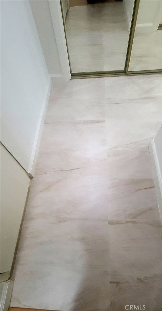 https://media.crmls.org/medias/ef7769c8-7c1e-45fd-9122-255b2ec1cff8.jpg?preset=X-Large