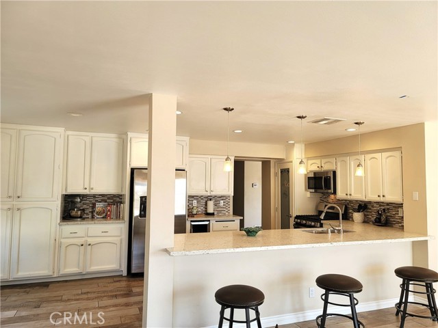 Detail Gallery Image 18 of 35 For 16334 Ridge View Dr, Apple Valley,  CA 92307 - 4 Beds | 2/1 Baths