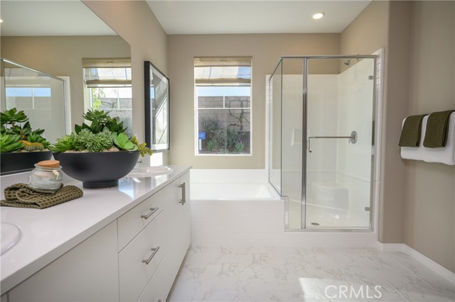 Detail Gallery Image 5 of 13 For 16720 Plantain Way, Fontana,  CA 92336 - 4 Beds | 2/1 Baths