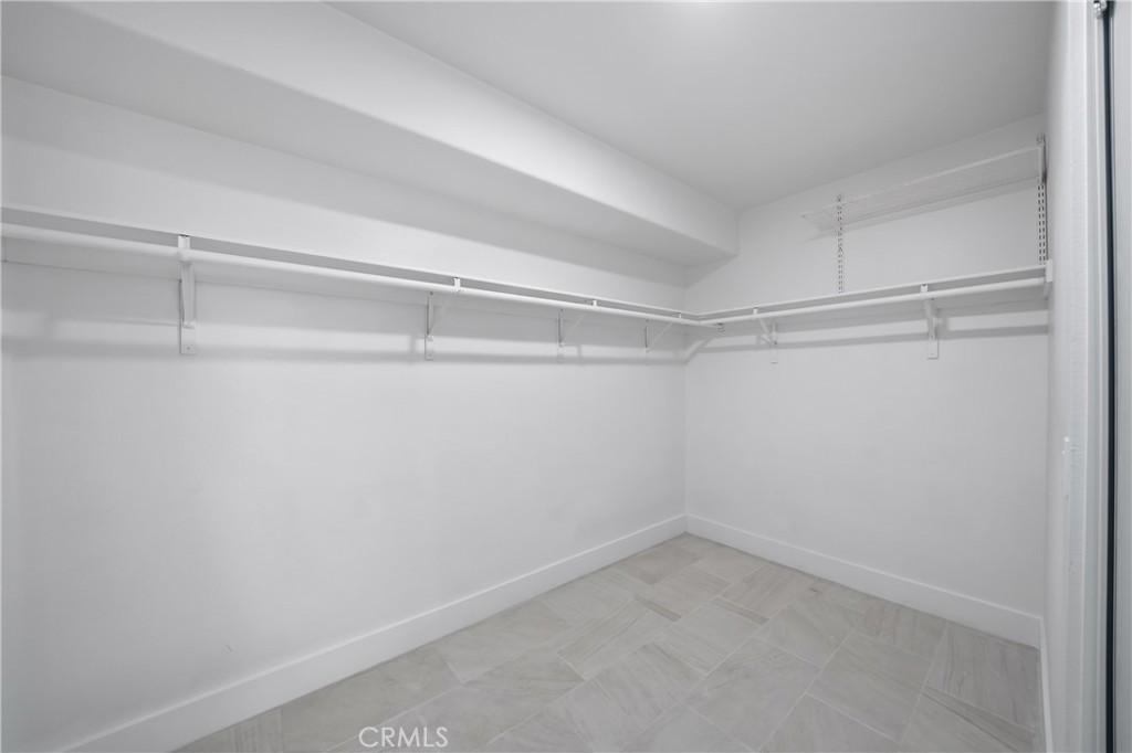 https://media.crmls.org/medias/ef78ff13-e401-439f-a1f8-fa8455d848e7.jpg?preset=X-Large
