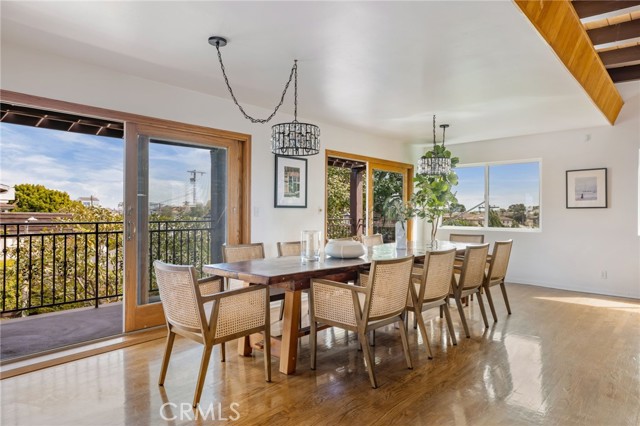 Detail Gallery Image 16 of 52 For 7836 W 81st, Playa Del Rey,  CA 90293 - 4 Beds | 2/1 Baths