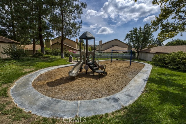 Detail Gallery Image 26 of 30 For 22943 Banyan Pl #307,  Saugus,  CA 91390 - 3 Beds | 3 Baths
