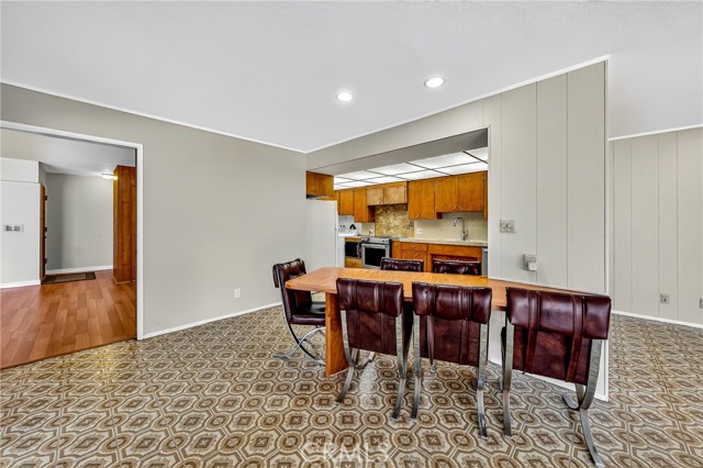 5382 Park Place, Chino CA: https://media.crmls.org/medias/ef7ab370-a951-4c89-afe6-aec90fcce0ee.jpg