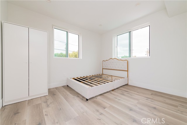 Detail Gallery Image 3 of 6 For 1598 W 36th St, Los Angeles,  CA 90018 - – Beds | – Baths