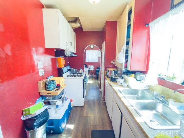 Detail Gallery Image 26 of 38 For 245 W 73rd, Los Angeles,  CA 90003 - 6 Beds | 4 Baths