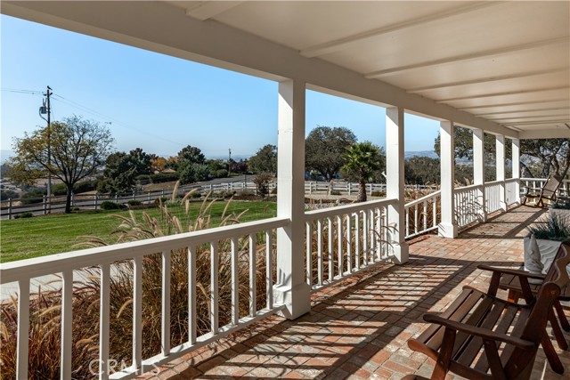 Detail Gallery Image 5 of 75 For 1630 Cumbre Rd, Paso Robles,  CA 93446 - 3 Beds | 4/1 Baths