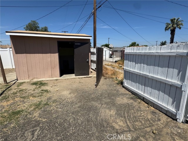 Image 23 of 29 For 926 Griffith Way