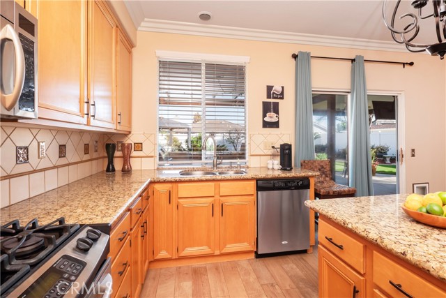 Detail Gallery Image 14 of 59 For 20625 Stony Brook Cir, Riverside,  CA 92508 - 4 Beds | 2/1 Baths