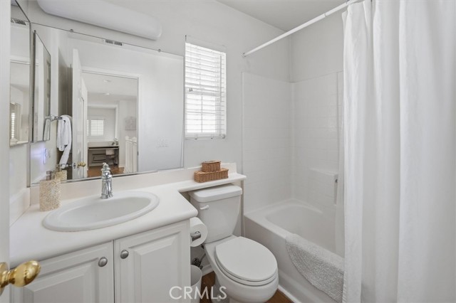 Detail Gallery Image 24 of 28 For 27162 Westview, Valencia,  CA 91354 - 3 Beds | 3 Baths