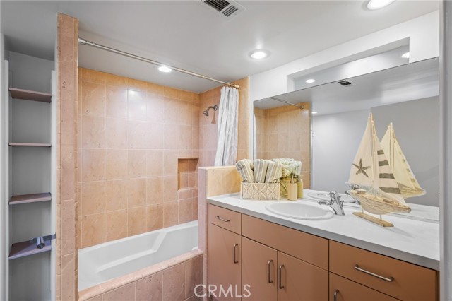 Detail Gallery Image 13 of 72 For 726 W 37th St, San Pedro,  CA 90731 - 5 Beds | 5 Baths