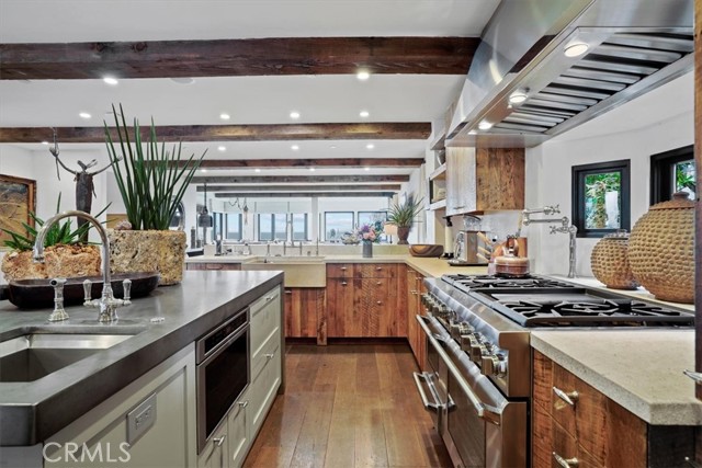 Detail Gallery Image 11 of 42 For 1920 Ocean Way, Laguna Beach,  CA 92651 - 4 Beds | 4 Baths