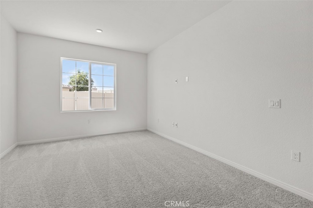 MLS #IV25231910 image #5