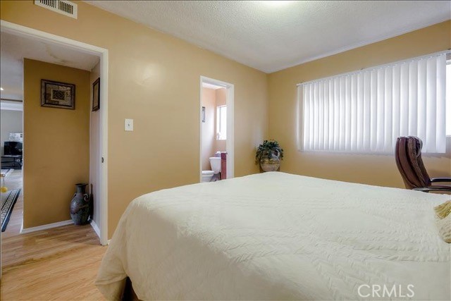 1811 South Alma Street, San Pedro CA: https://media.crmls.org/medias/ef7e9a05-20f7-4ea4-b8d7-2537938fc403.jpg