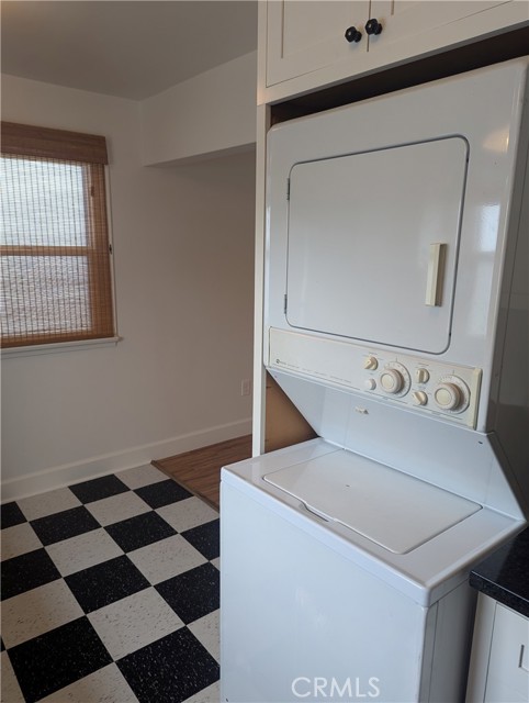 Detail Gallery Image 4 of 12 For 425 Orchid Ave #REAR,  Corona Del Mar,  CA 92625 - 1 Beds | 1 Baths