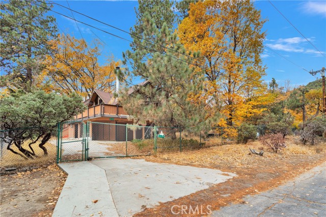 Detail Gallery Image 2 of 49 For 25109 Coulter Ave, Idyllwild,  CA 92549 - 2 Beds | 2 Baths