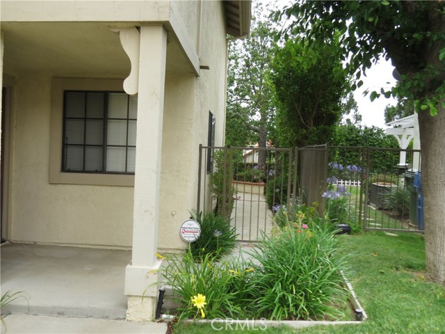 Detail Gallery Image 4 of 36 For 19424 Crystal Ridge Ln, Porter Ranch,  CA 91326 - 2 Beds | 2/1 Baths