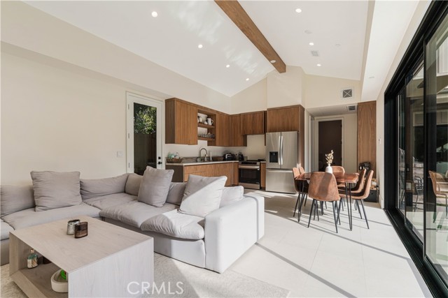 Detail Gallery Image 33 of 46 For 5075 Enfield, Encino,  CA 91316 - 4 Beds | 5 Baths